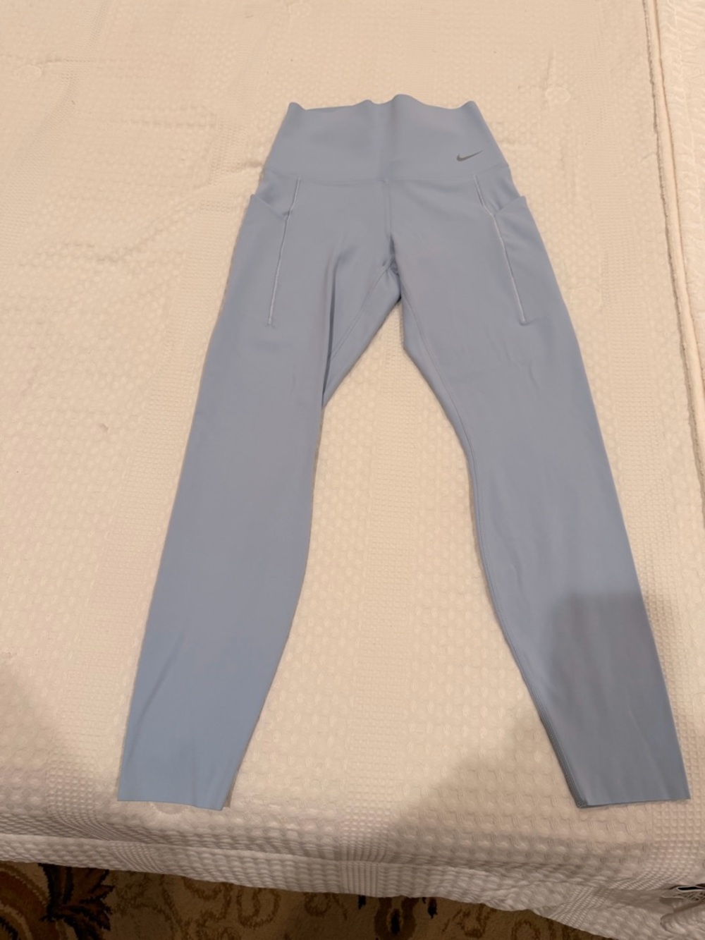 Nike UNIVERSA NWOT! Pale Blue High-Waist Leggings with Side Pockets